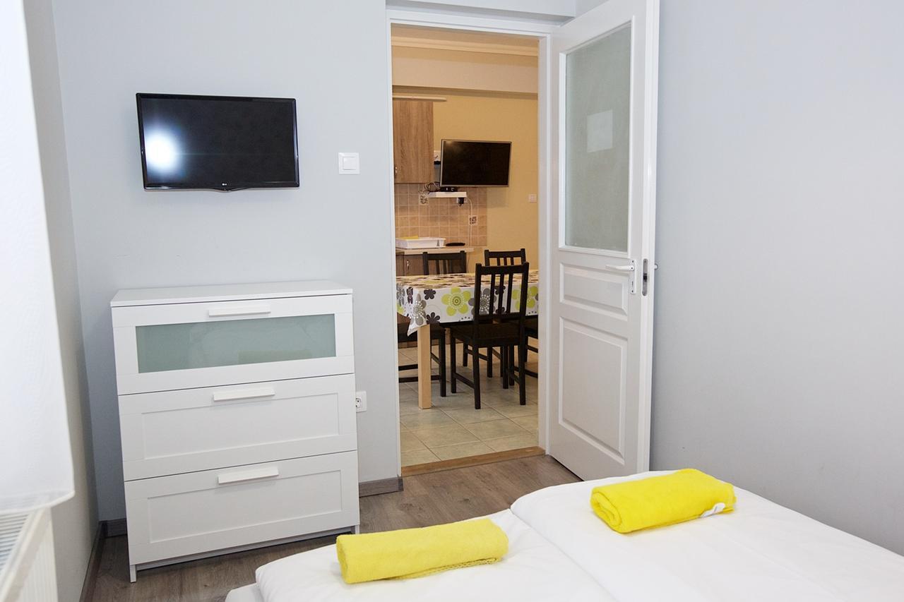Zoli Apartmanok-Timi Koelcsey 34-36 ハイデゥソボスロー エクステリア 写真